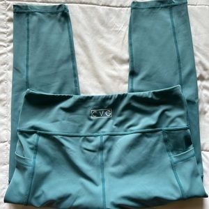 CVG Leggings Capri length Size L Sage Green